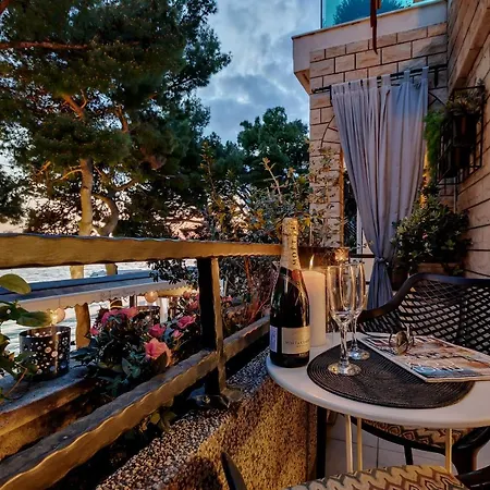 Mucrum Makarska