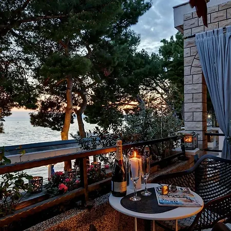 Mucrum Makarska